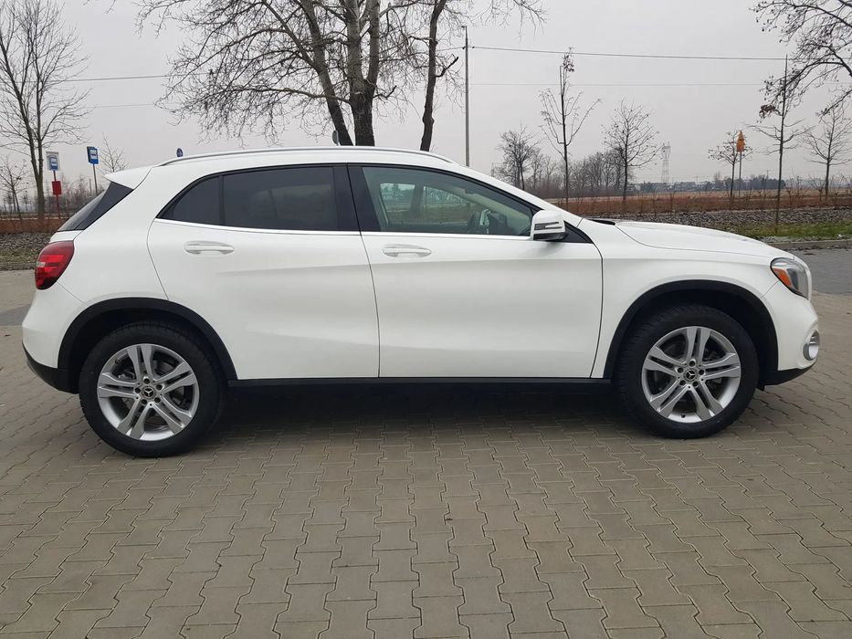 Mercedes-Benz GLA jasny środek, niski przebieg , automat