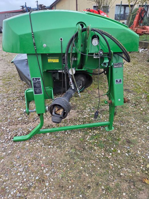 Import Kuhn Gmd john deere 331 rok 2020 z kondycjonerem