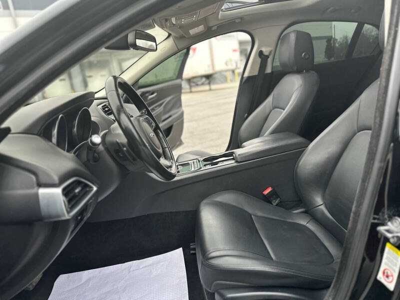 2017 Jaguar XE 2.0L