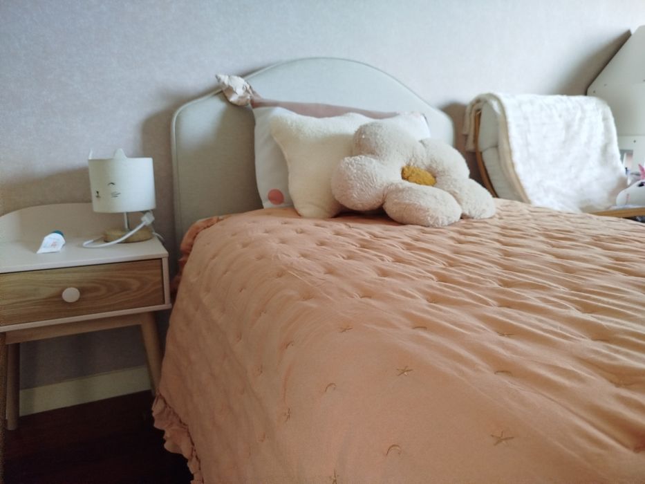 Cama solteiro, estofada