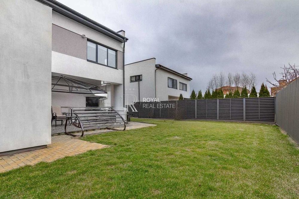 Продаж Будинок Гатне вул. Янчука 144 м² 4 кімнати 3 спальні Тераса Меблі Техніка Готовий до проживання Метро Теремки