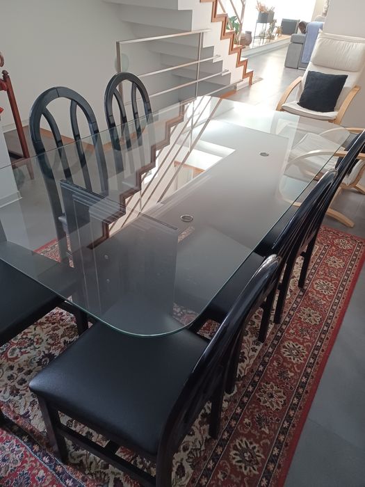 Mesa de sala com 6 cadeiras