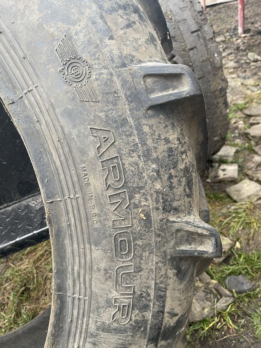 Продам дві шини з камерами 15.5 38 МТЗ,ЮМЗ,Т40