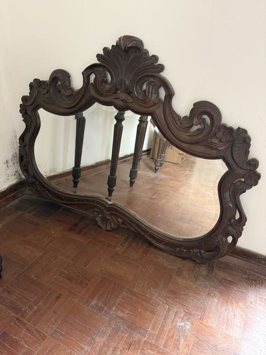 Aparador com espelho