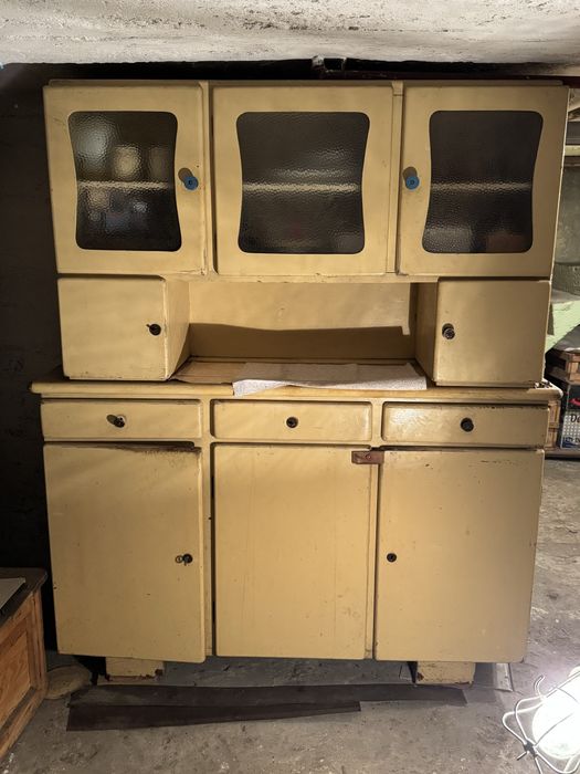 Kredens - w stylu retro