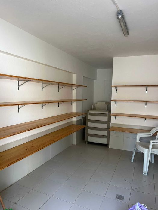 Alugo Arrecadação 12m2 - Quarteira
