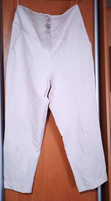 Брюки жіночі на ґудзиках