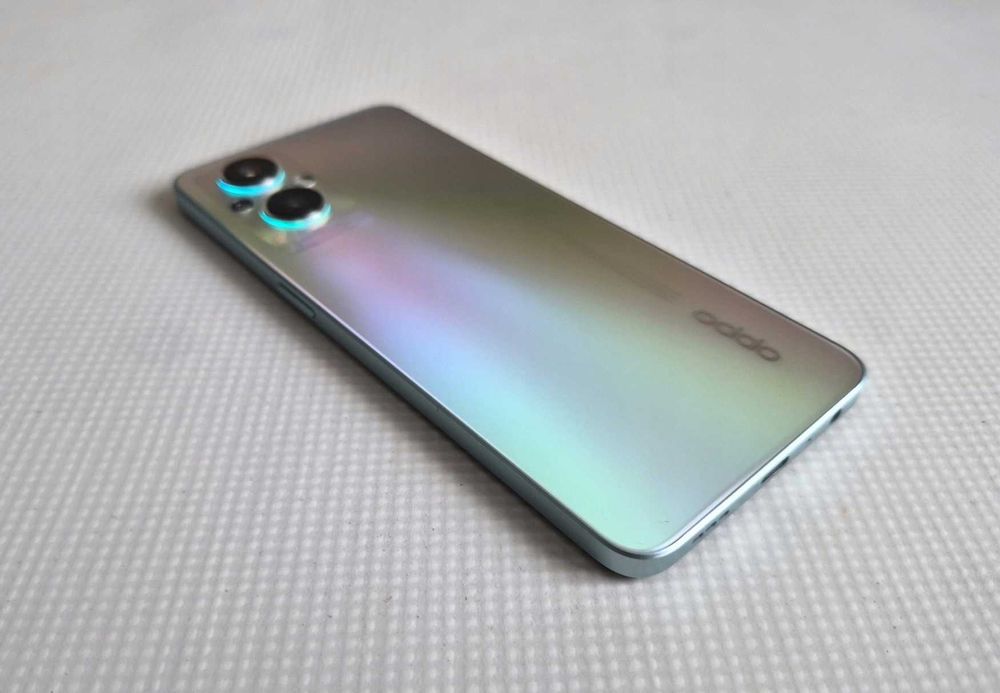 Smartfon Oppo Reno7 Lite 5G 8 GB / 128 GB 5G tęczowy _ stan idealny!