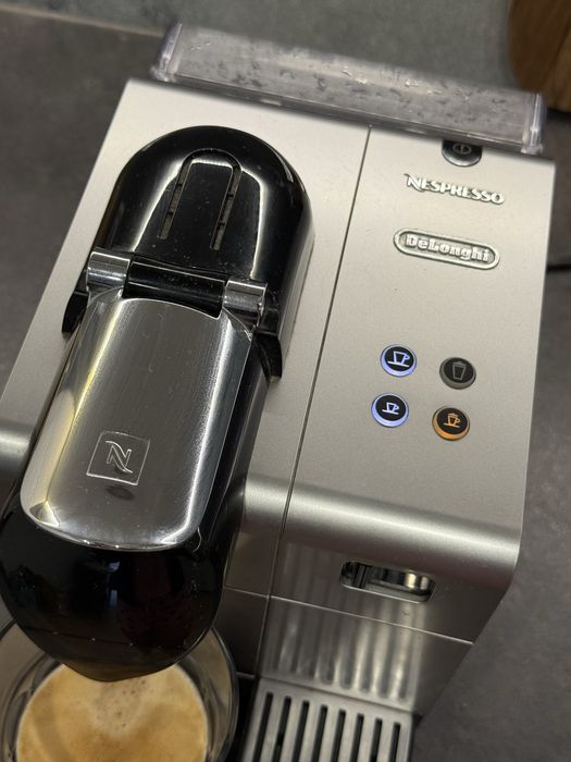 Ekspres kapsułkowy De'Longhi EN 520.S
