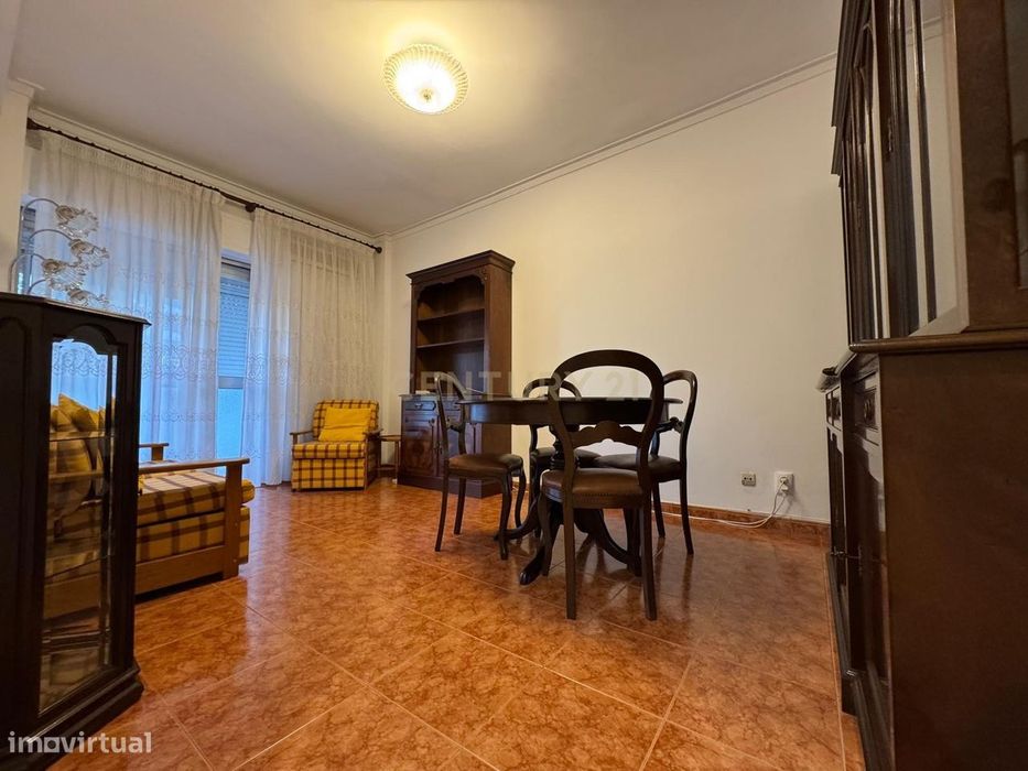 Apartamento T1 no centro de Carnaxide