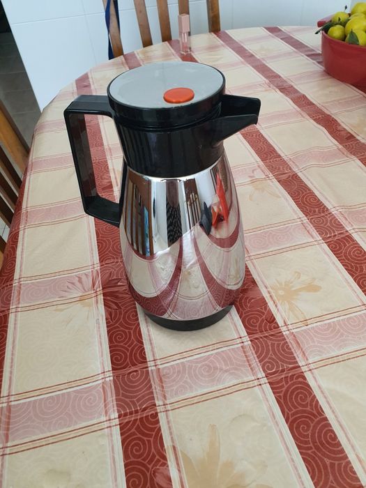 Jarro térmico para calor ou frio