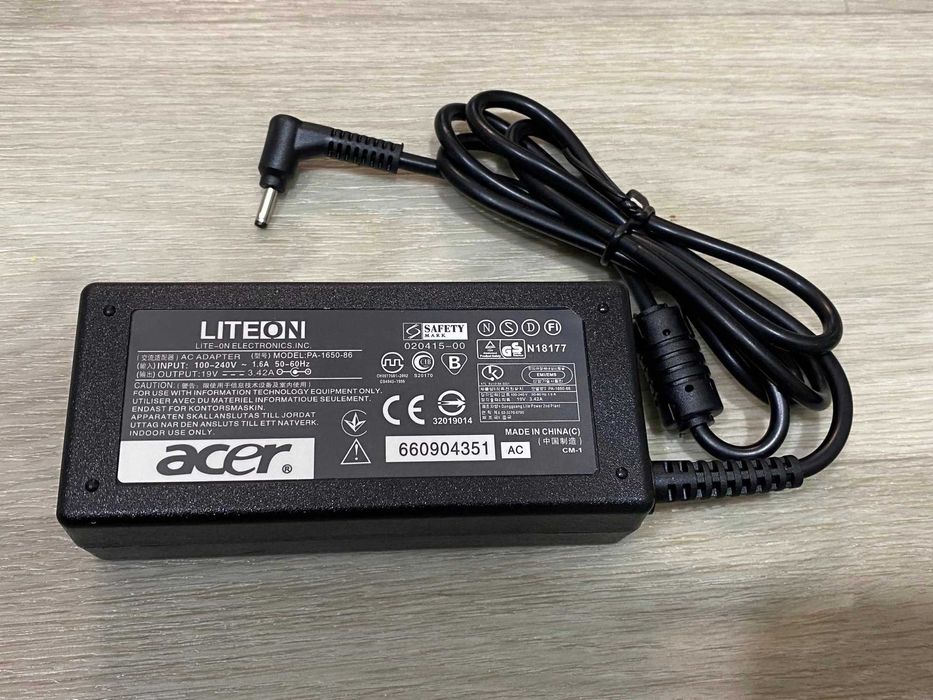 Блок питания для ноутбуков  Acer