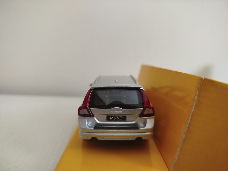 Miniatura Volvo V70 Nova 1/43