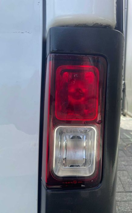 Farol de nevoeiro direito Renault Trafic III (2017)
