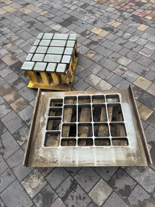 Продам ПРЕССФОРМУ Старый город 40мм б/у вибропресса ПВ-01