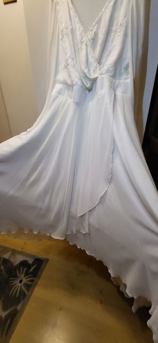 Suknia ślubna r. 48/50