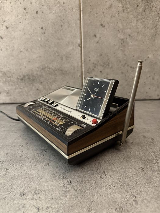ITT Schaub-Lorenz Radio Clock 101