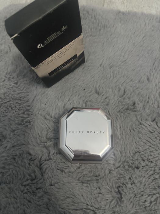 Puder fenty beauty