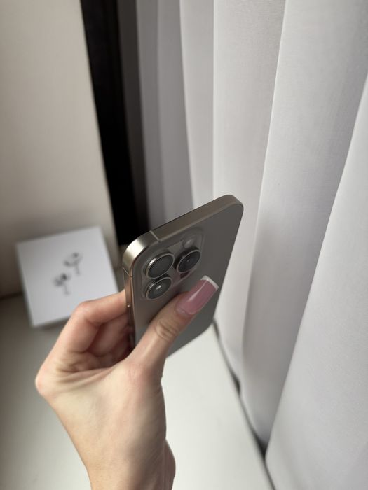 IPhone 15 Pro Natural Titanium. Айфон 15 Про титан.