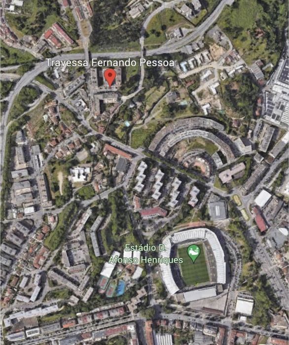 Arrenda-se garagem fechada com 23m2, em Guimarães.