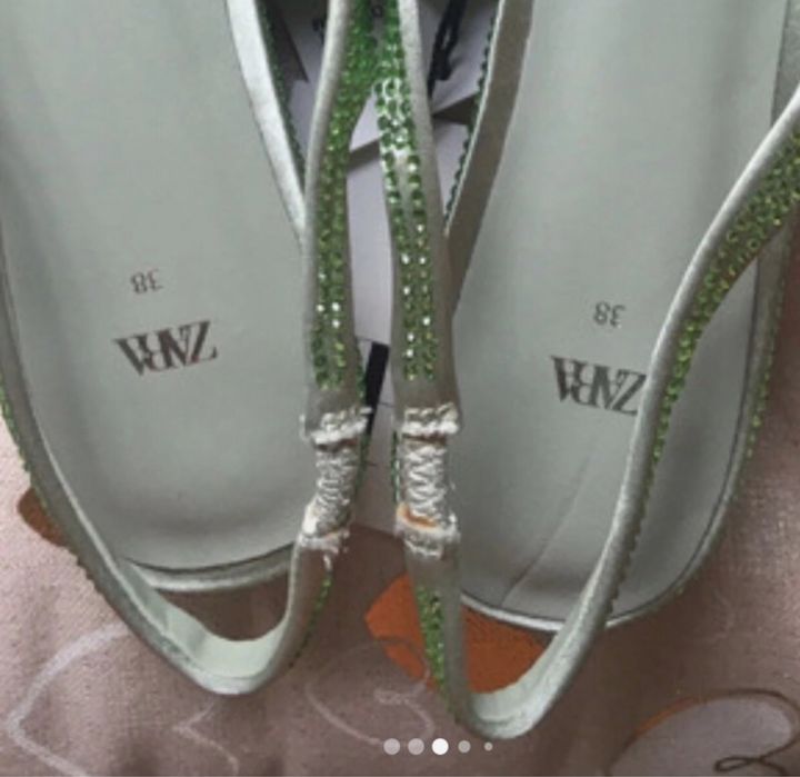 ZARA Czółenka z błyszczącym wykończeniem 38