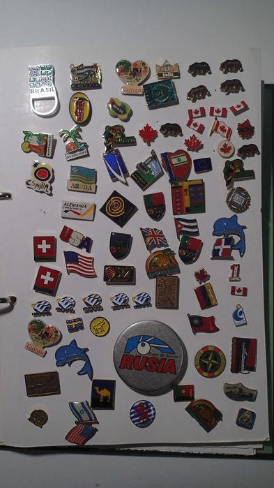 Pins antigos Paises e Espo`s, música, Café Delta ,Bebidas