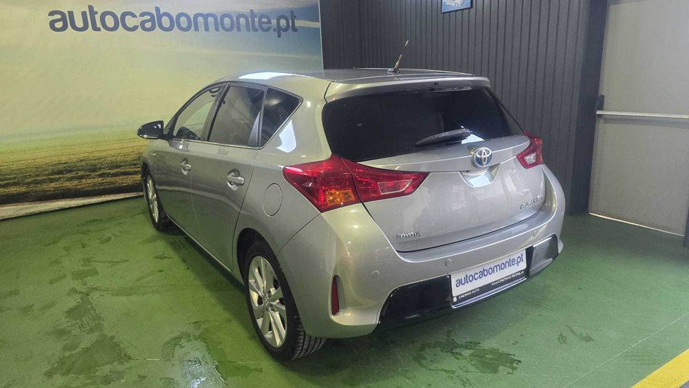 Toyota Auris 1.8 HSD - Salvado