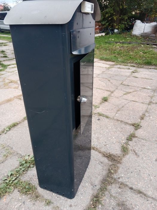 Skrzynka pocztowa paczkomat słupek do przesylek