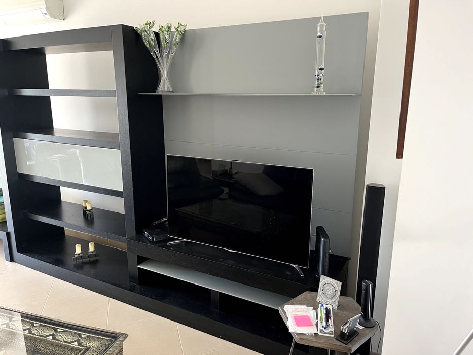 Móvel de TV com Mini-bar à Venda – Design Moderno e Funcional