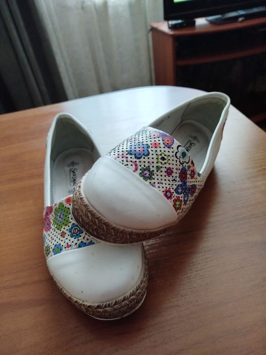 Макасини білі шкіряні