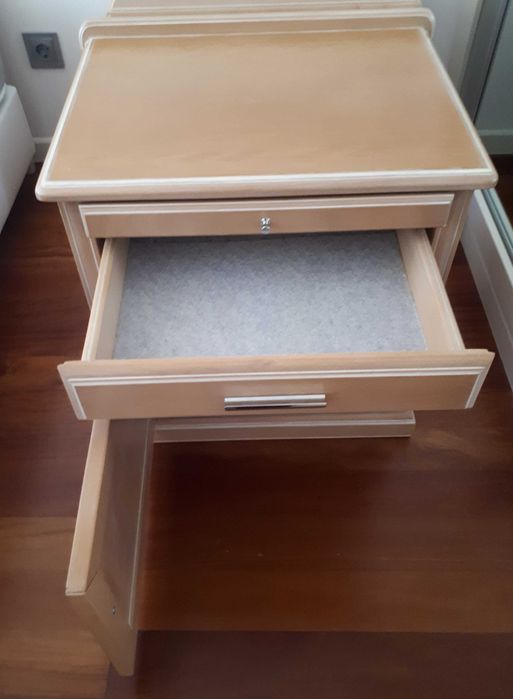 Cabeceira de Cama + 2 Mesas de Cabeceira