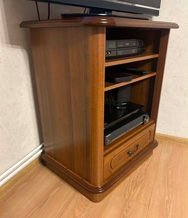 Szafka RTV pod telewizor