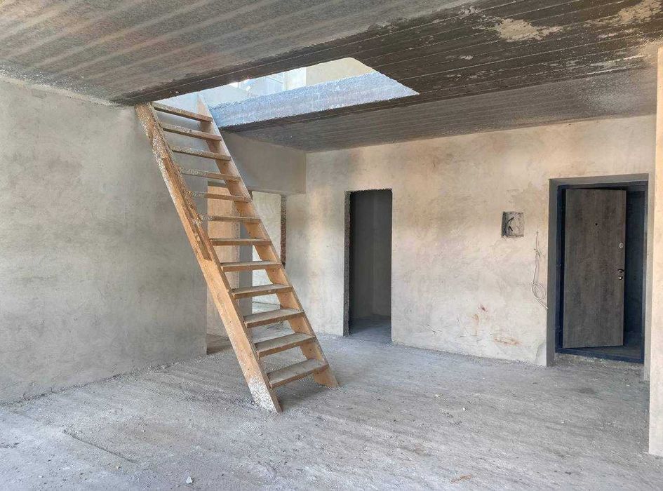 Двохрівнева 3 кімнатна квартира з терасою МЖК вул Нац гвардії