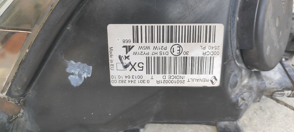 Lampy przednie przód Renault Megane III Xenon Europa