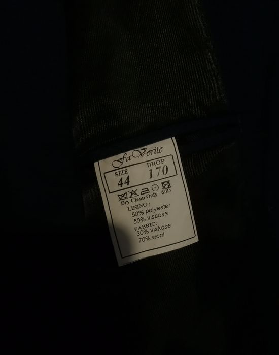 Отдам бесплатно, костюм подростковый, новый.