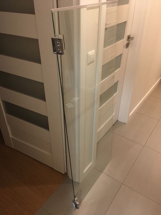 Parawan nawannowy odchylany szkło hartowane