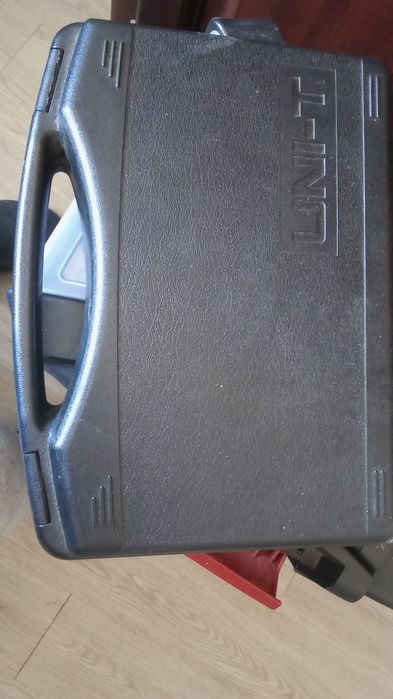 Vendo pinça amperimetrica UNI-T ainda tem o plástico no visor.