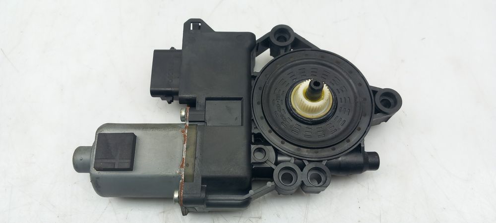Motor vidro frente esquerdo HYUNDAI i40 (VF)