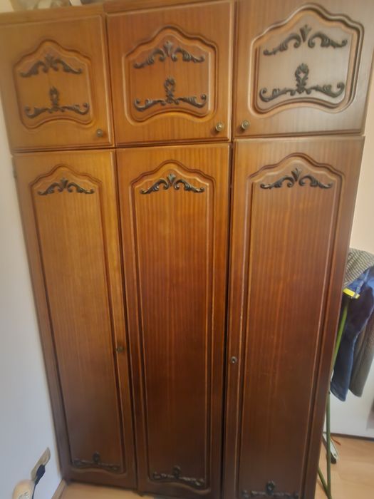 Продам шафу, дві тумбочки і журнальний столик 500 грн