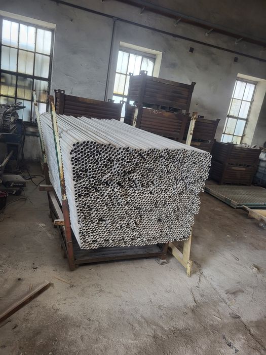 Palik słupek tyczka rurka fi 27 długość 2.4m drzewka ogród szklarnia t