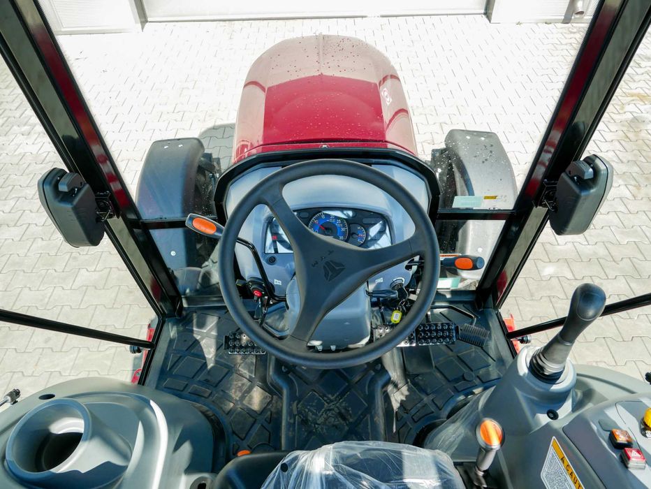 Ciągnik komunalny z pługiem i posypywarką TYM 6225C [59 KM] PROMOCJA!