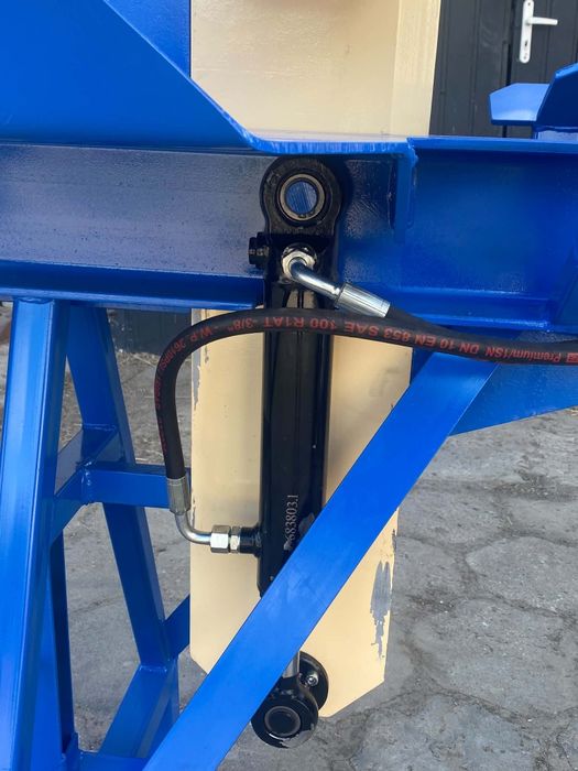 Łuparka hydrauliczna z silnikiem spalinowym
