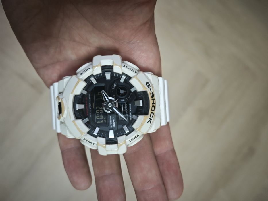 Zegarek Casio G-Shock GA-700