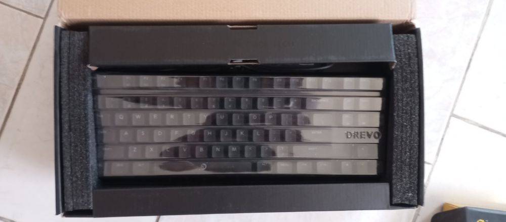 Lote de teclados mecânicos