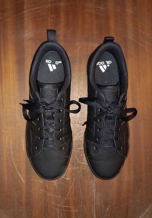 Ténis Adidas pretos