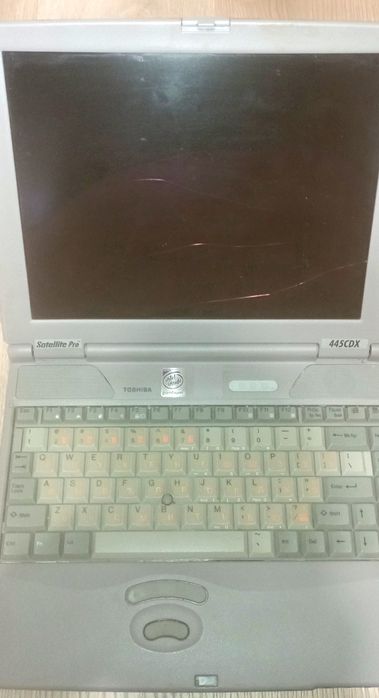 Ноутбук Toshiba.раритет.старі радіодеталі.