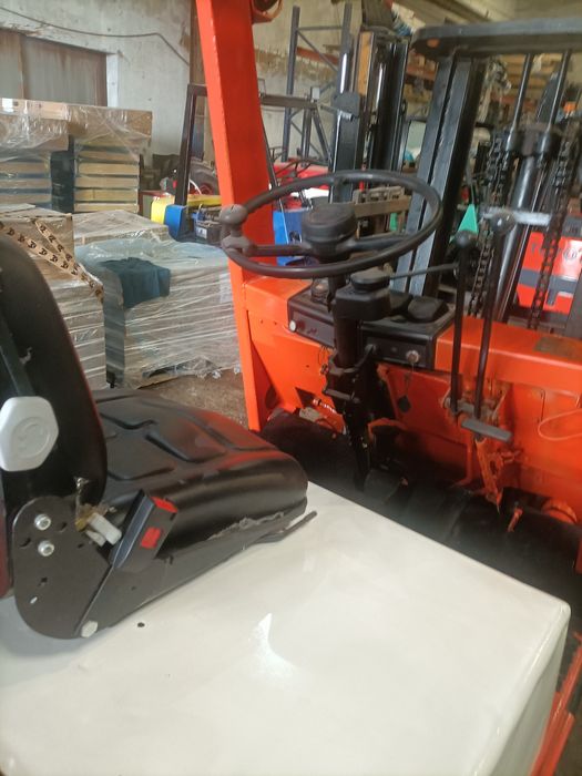 Empilhador Toyota eléctrico 1.6 ton