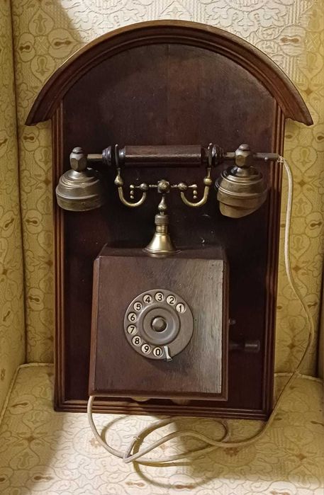 Telefone em baquelite