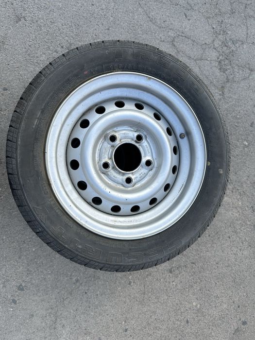 Продам  запаски. До лафети  195/50 R13 C