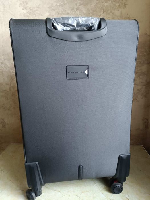 Продам валізу розмір L